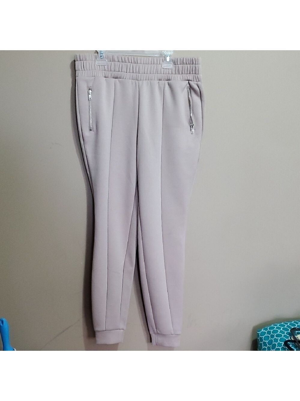 Guess Stylish Beige Jogger Pants Size Medium